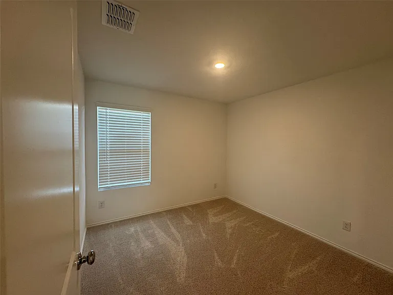 6533 Middlebury Dr — Photo 17