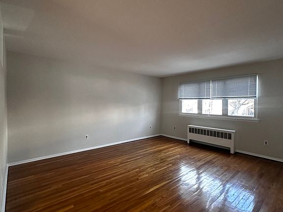 3rd image of 1925 Bogart Ave Floor 1