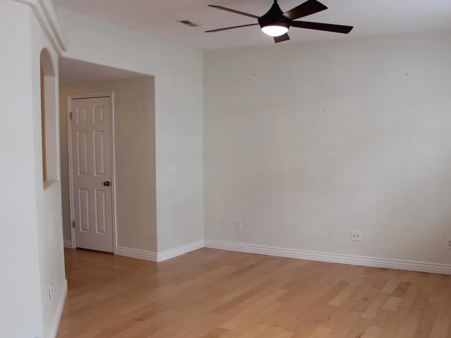 3 bed, 1.5 bath, 1206 sqft, $2,100 — Photo 4