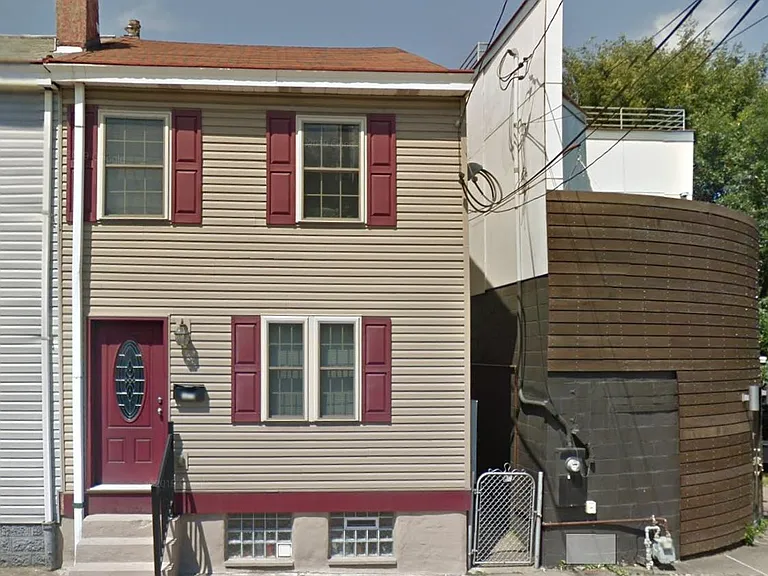 60 S 17th St #1 — Photo 1