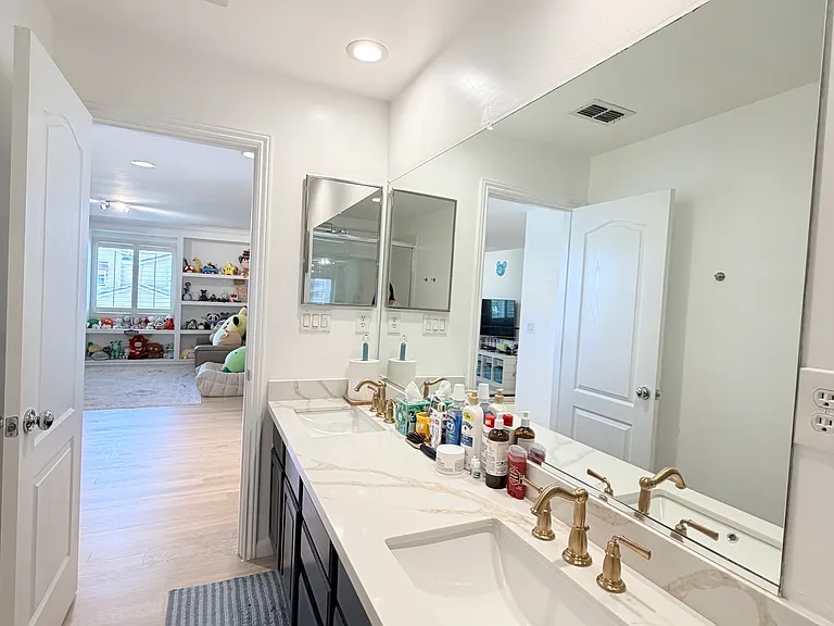 3703 Abby Ct — Photo 34