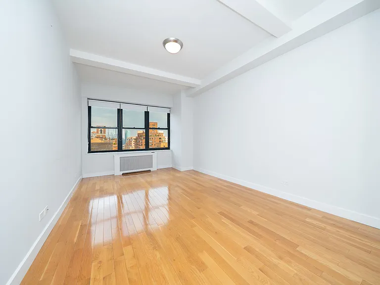 400 E 57th St #17L — Photo 8