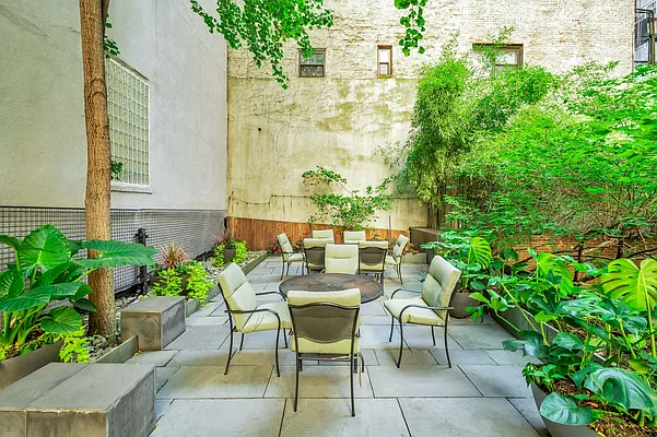 Rented by Compass | media 27