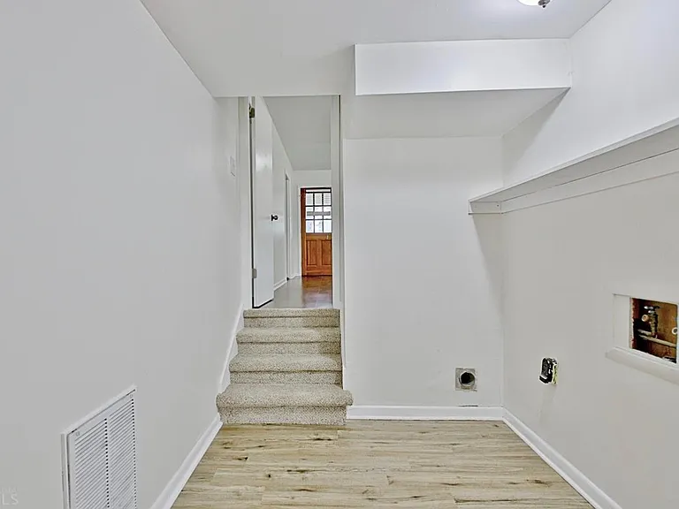 745 Anderson Dr — Photo 32