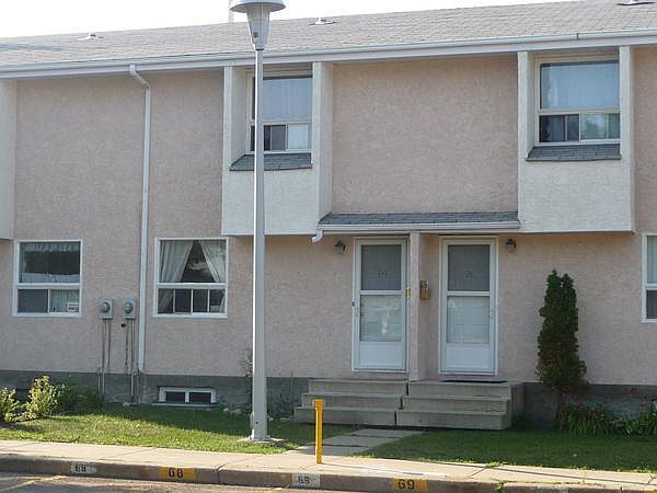 Front Exterior - Summer_08042017