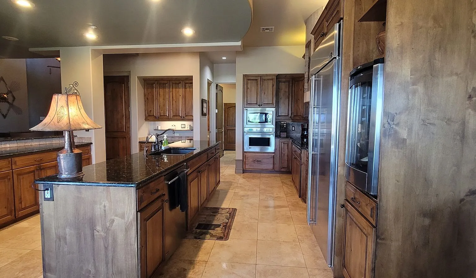 Furnished Single Family Home-Rate Displayed Is For Winter Season — Photo 4