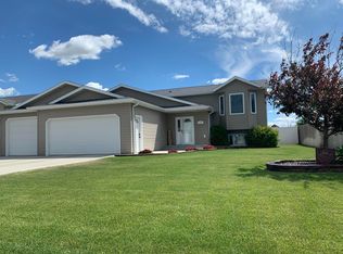 119 Clarke Rd, Lincoln, ND 58504