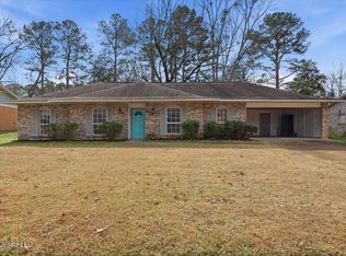 1214 Pineview Dr, Clinton, MS 39056