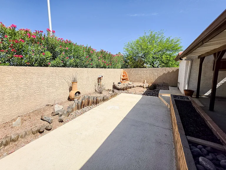 4433 Live Oak Dr — Photo 36