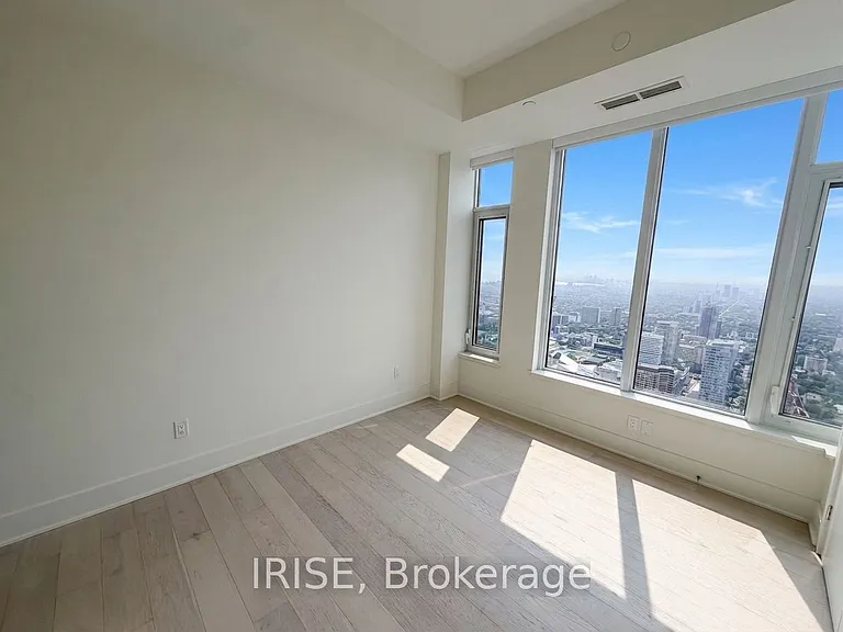 11 Yorkville Ave #5909 — Photo 10