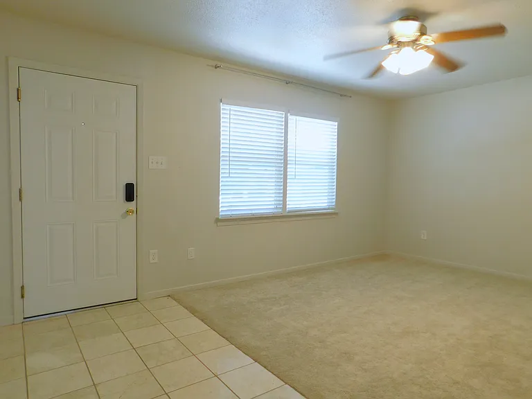 705 Sun Valley Dr — Photo 5