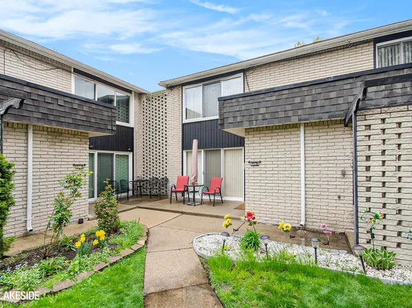 8208 Karam Blvd Unit 4, Warren, MI 48093