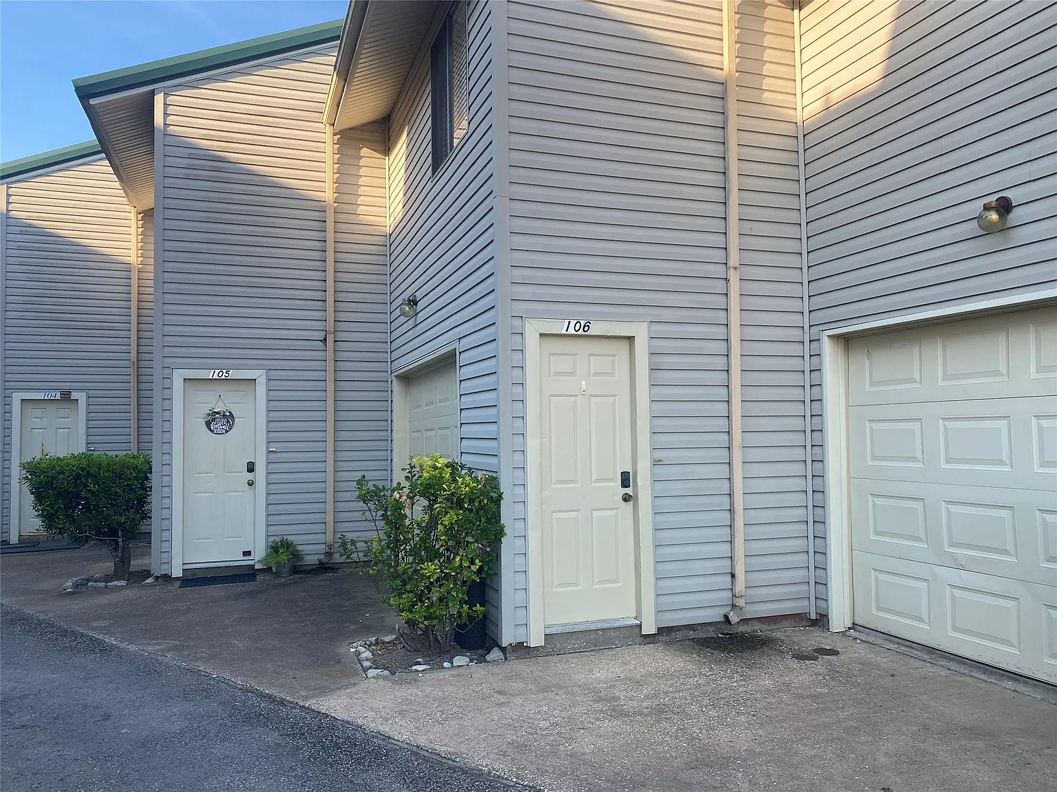 1 bed, 1.0 bath, 336 sqft, $595 — Photo 1
