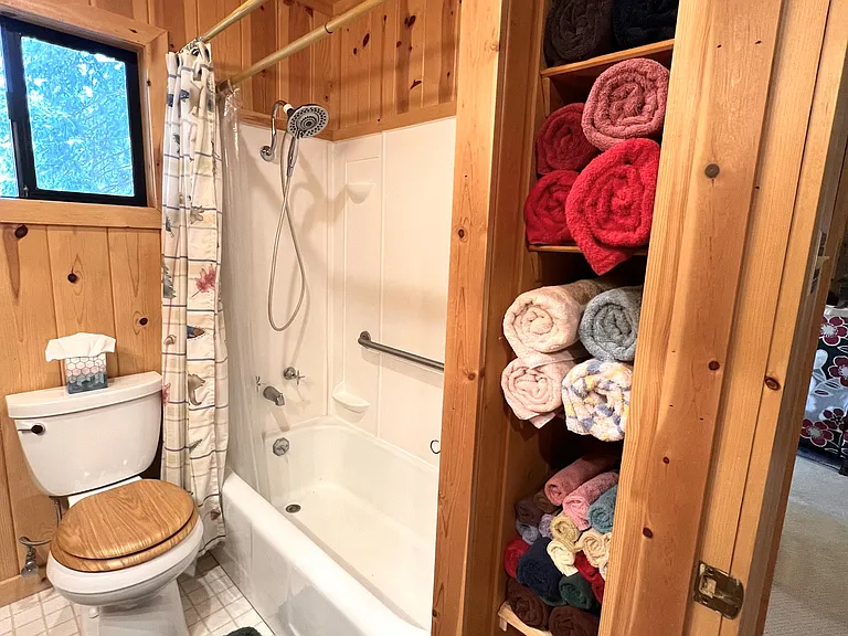 Downstairs full bathroom