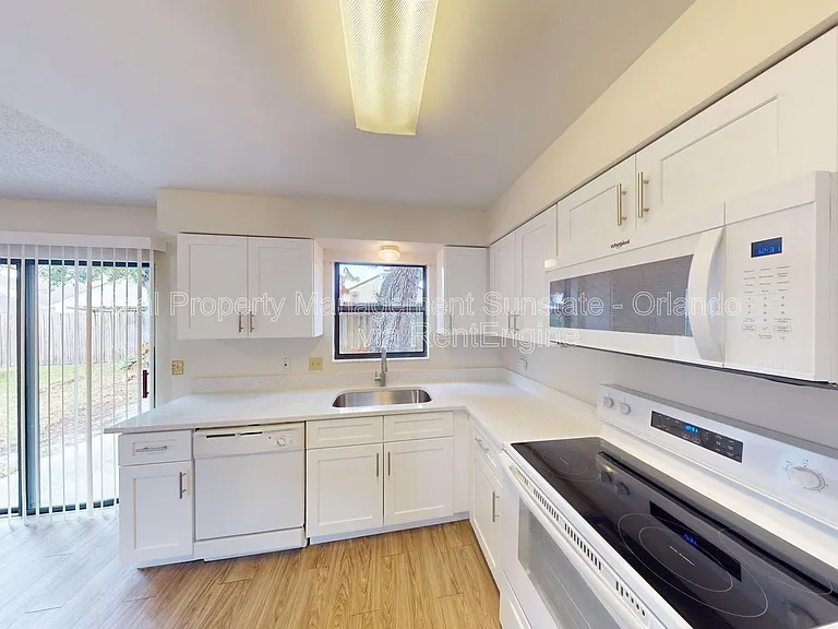 10025 Creekwater Blvd — Photo 11