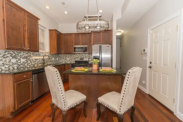 3440 N Narragansett Ave #2 — Photo 3