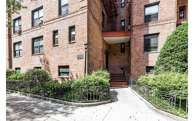 Sold by Douglas Elliman | media 19