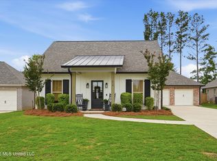878 Long Leaf Cir, Brandon, MS 39042