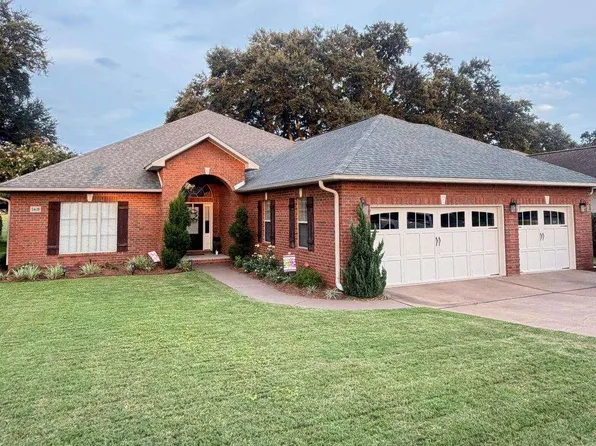 5438 Southlake Dr, Pace, FL 32571