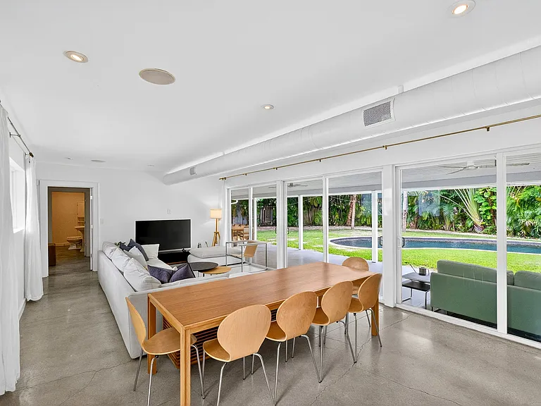385 Harbor Ct — Photo 38