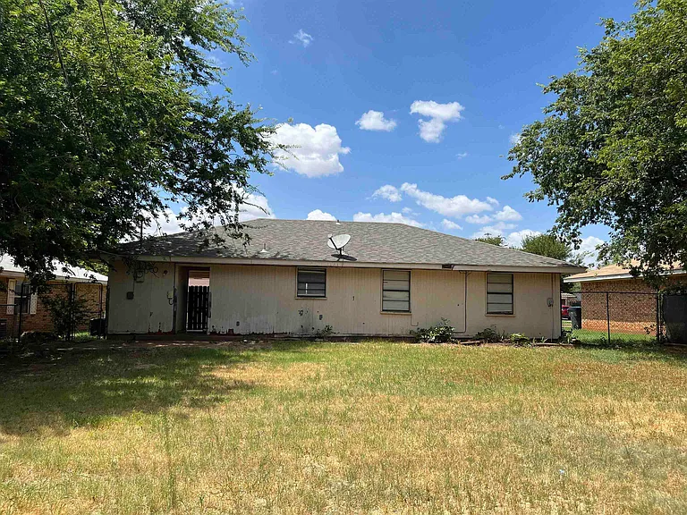 2705 Boulder Dr — Photo 9
