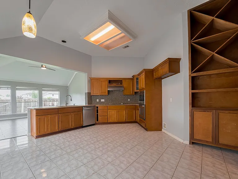311 N Esplanade Ln — Photo 18