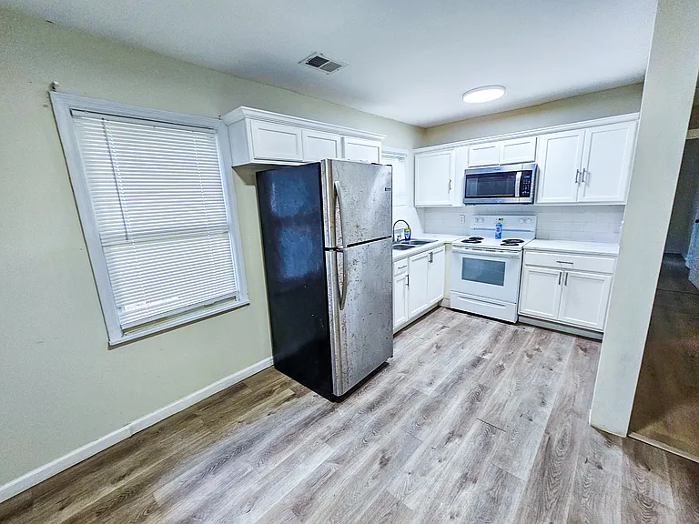 354 Deloach Ave — Photo 6