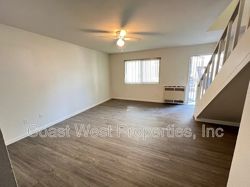 2 bed, 1.5 bath, 1180 sqft, $2,700 — Photo 2