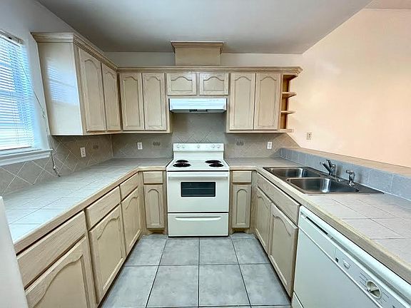2nd image of 1305 Jubilee Ave