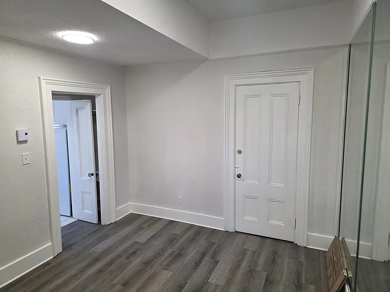 35 Florence St #4 — Photo 7