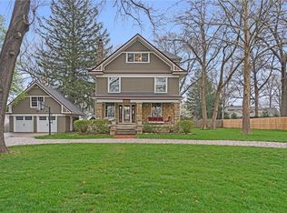 5835 Mission Rd, Fairway, KS 66205