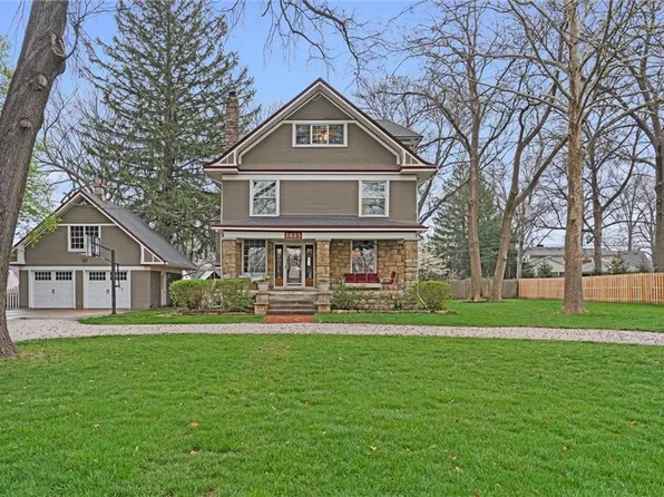 5835 Mission Rd, Fairway, KS 66205