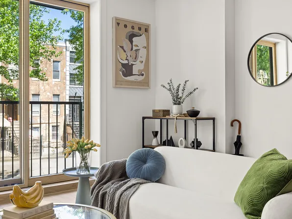 1198 Jefferson Avenue image 7 of 17