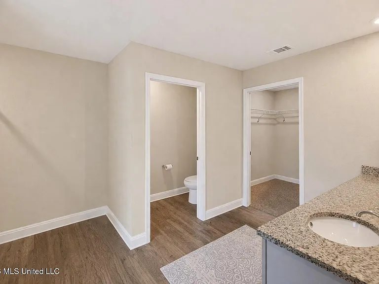 5438 Leeds Ln — Photo 35