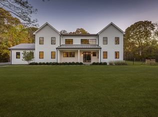 318 Meadows W, Bridgehampton, NY 11932