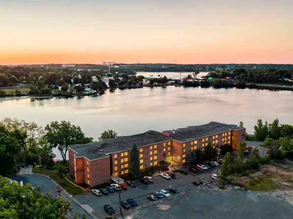 329 Geneva Ave N APT 204, Oakdale, MN 55128