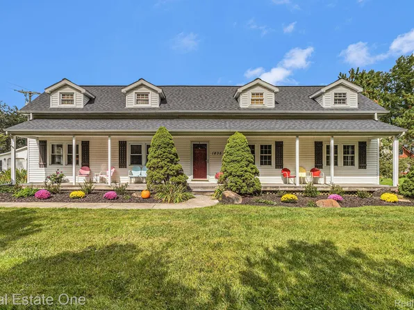 1835 Parker Rd, Holly, MI 48442