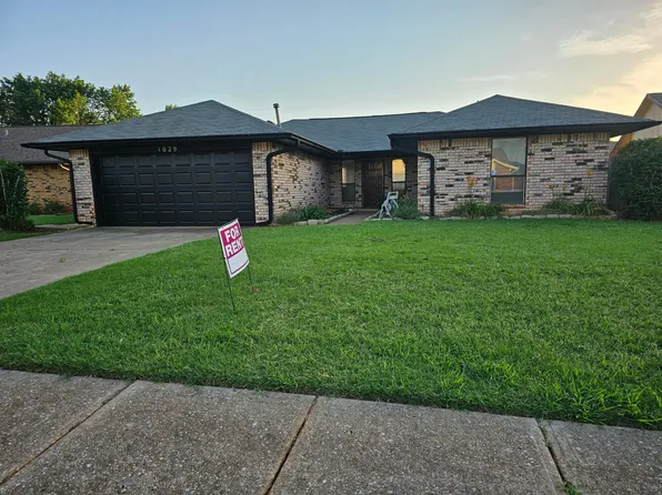 1029 Hunters Glen Cir, Edmond, OK 73012