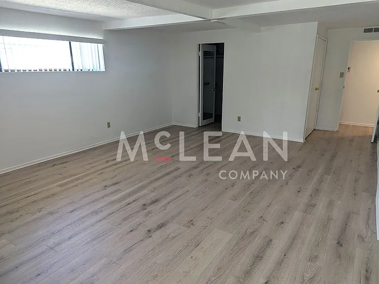 2737 E Plaimor Ave — Photo 29