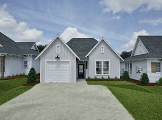 1055 Woodland Ln, Opelika, AL 36801