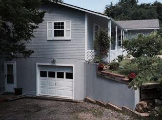 31 Rollin Pt, Reeds Spring, MO 65737