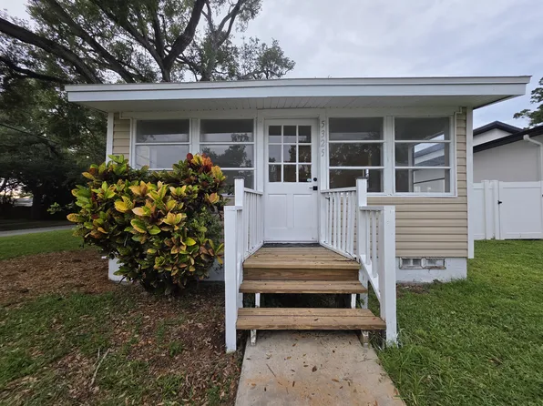 5325 9th Ave S, Gulfport, FL 33707