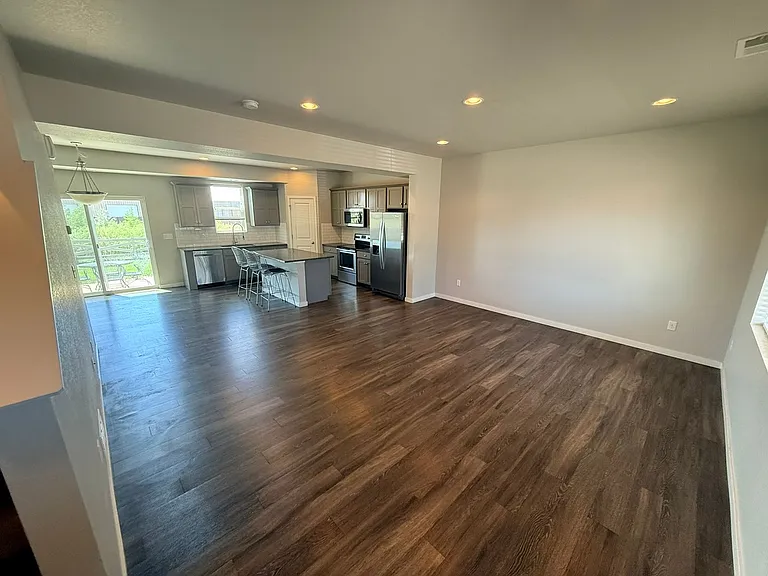 2139 Saison St — Photo 3