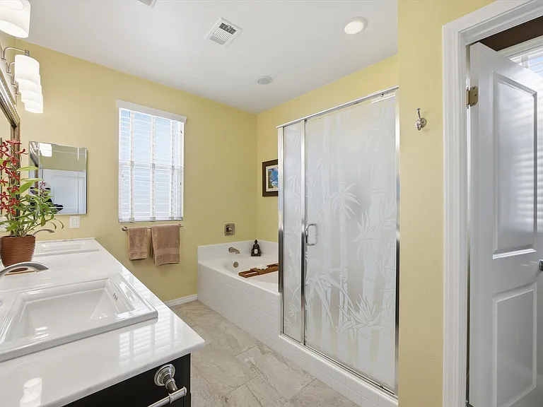 12006 Fairmont Ct — Photo 3