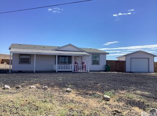 1055 Rhyolite Dr, Silver Springs, NV 89429