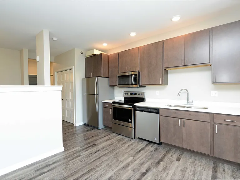 914 15th St N #103 — Photo 3