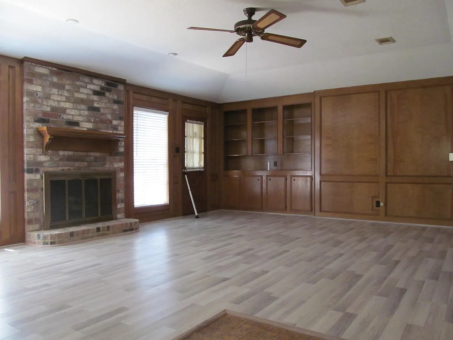3 bed, 2.0 bath, 1748 sqft, $1,800 — Photo 2
