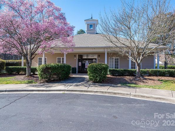 8532 Westmoreland Lake Dr #17, Cornelius, NC 28031