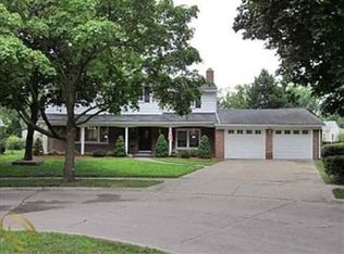 22610 Maple Ct, Hazel Park, MI