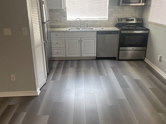 3rd image of 2124 N Gilpin St APT A